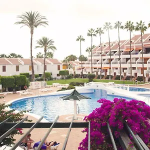 Holiday home 2 Min Walk To - Private Solarium Spain